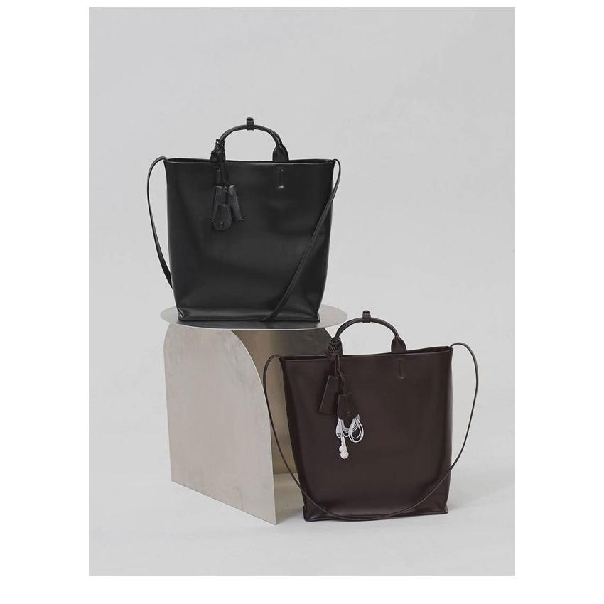 【予約販売】TODAYFUL 2025Prefall トゥデイフル バッグ Useful Leather Bag (L) ユースフルレザーバッグL 一部12月上旬〜下旬予約の画像