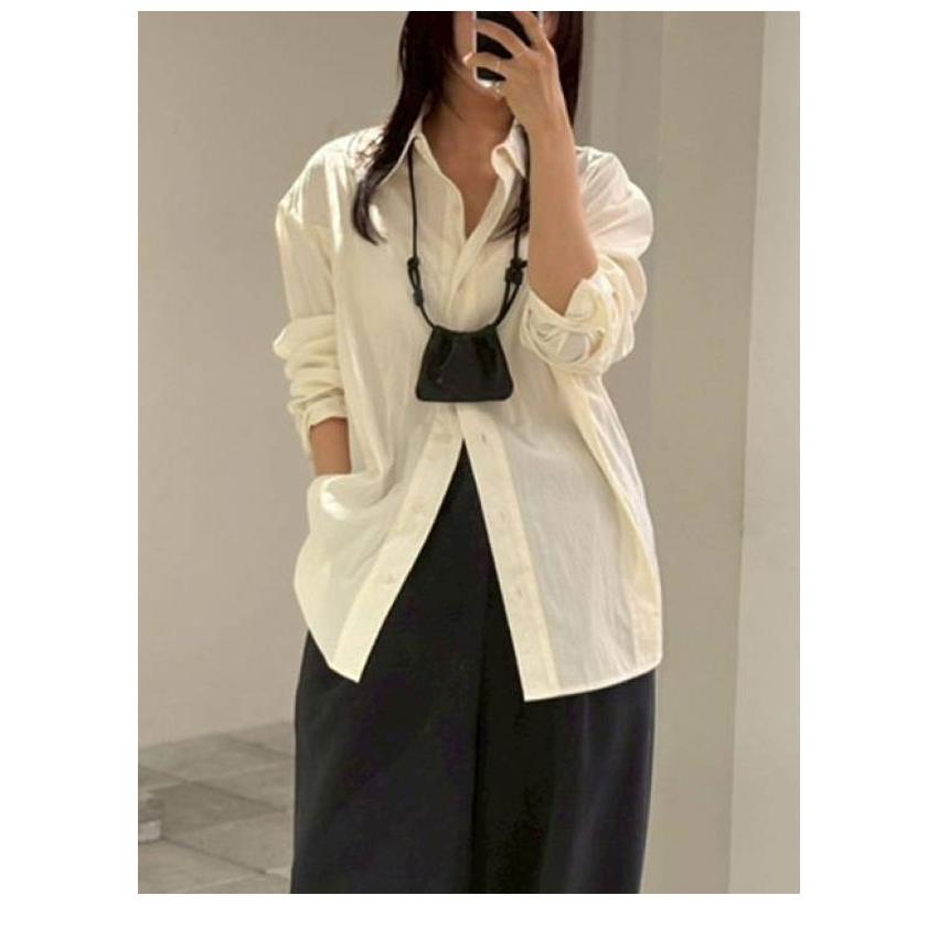TODAYFUL Vネックタックシャツ TODAYFUL（トゥデイフル）の「カーフスリーブタックシャツ（シャツ