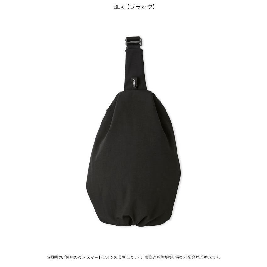 新品タグ付　未使用　  ブラックショルダーバッグ emmi SALE20%OFF エミ バッグ 25秋冬 撥水 クロスボディショルダー