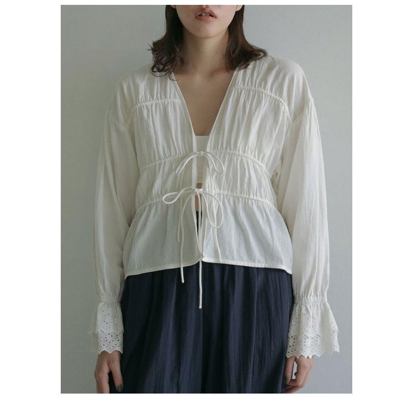 ［完売商品］Vneck lace blouse anuke アンヌーク 2025SpringSummer トップス Vneck Lace Blouse