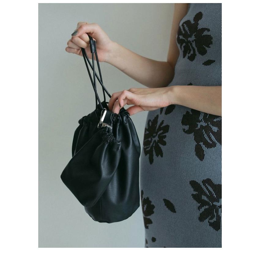 anuke アンヌーク 2025SpringSummer バッグ Leather Tube Bag anuke アンヌーク 2025SpringSummer バッグ Leather Tube Bag