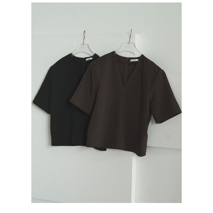 anuke（アンヌーク） anuke 2025FallWinter トップス Powershoulder