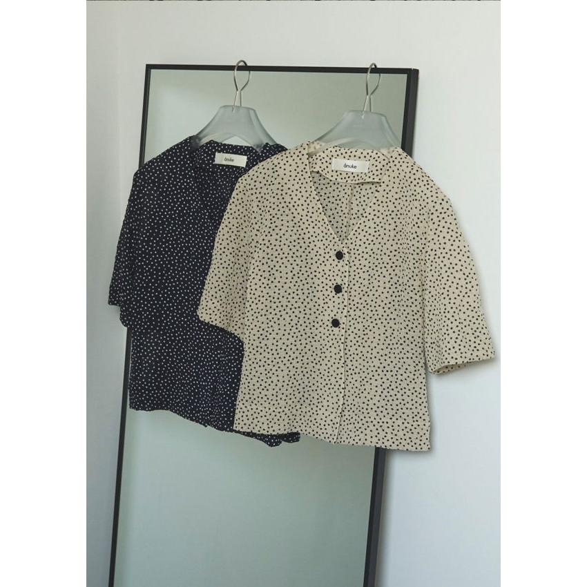 anuke（アンヌーク） anuke 2025FallWinter トップス Vneck Dot Blouse