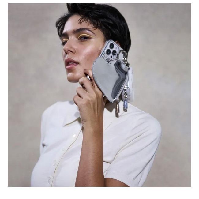 ajew（エジュー） 【iPhoneProMax対応】 ajew glow heart pocket case