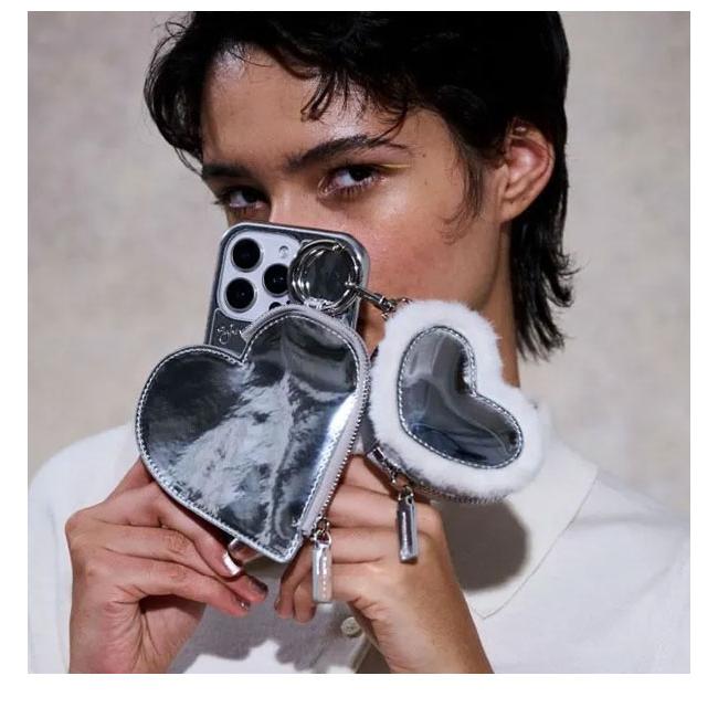 ajew（エジュー） ajew ajew glow HEART pouch グローハートポーチ