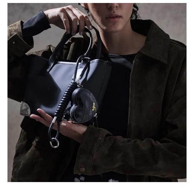 小物 ajew croco HEART pouch | espresso croco HEART pouch | espresso - ajew（エジュー）公式サイト
