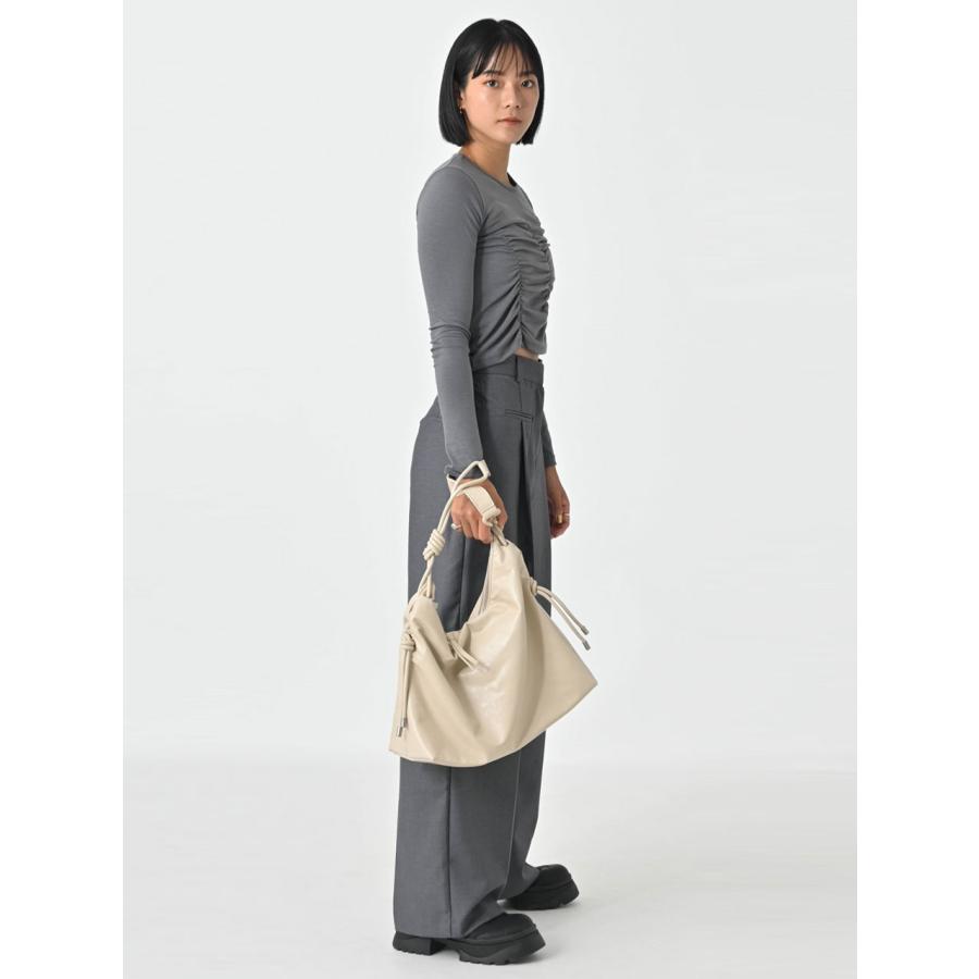 SALE60%OFF エギュゼ iGUISER ボトムス 24秋冬 leather rope strap bag（IVORY） レザーロープストラップバッグ ショルダーバッグ 大容量 内ポケット ig-ig032 |  | 03