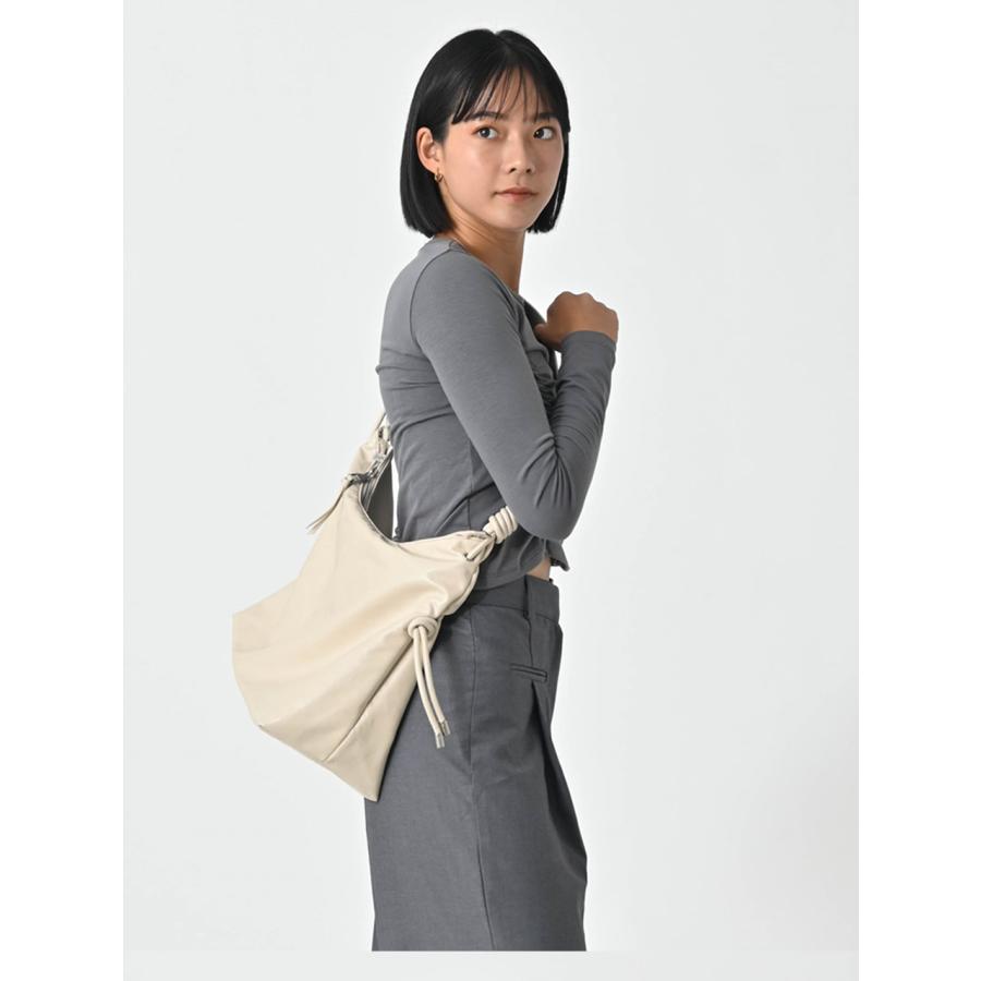 SALE60%OFF エギュゼ iGUISER ボトムス 24秋冬 leather rope strap bag