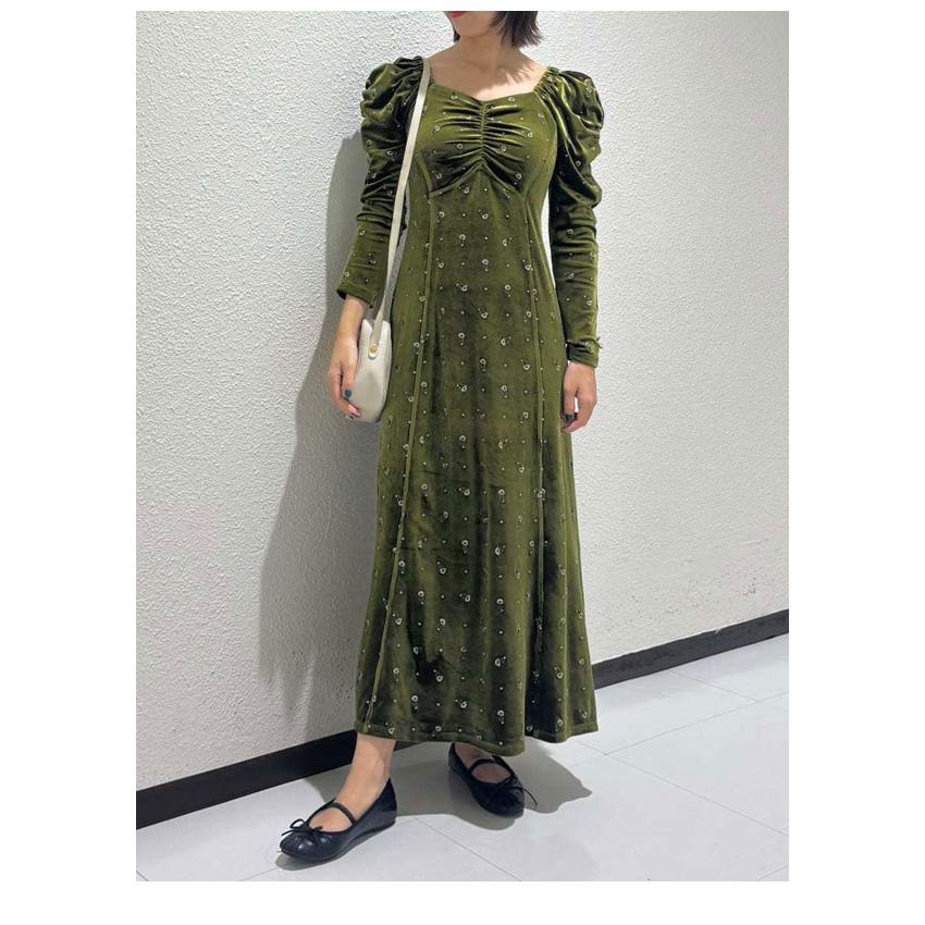 新品Lily Brown リリーブラウン ベロア ロングブラック　パフスリーブ LILY BROWN 新作10%OFF リリー ブラウン ワンピース 25秋冬 エン