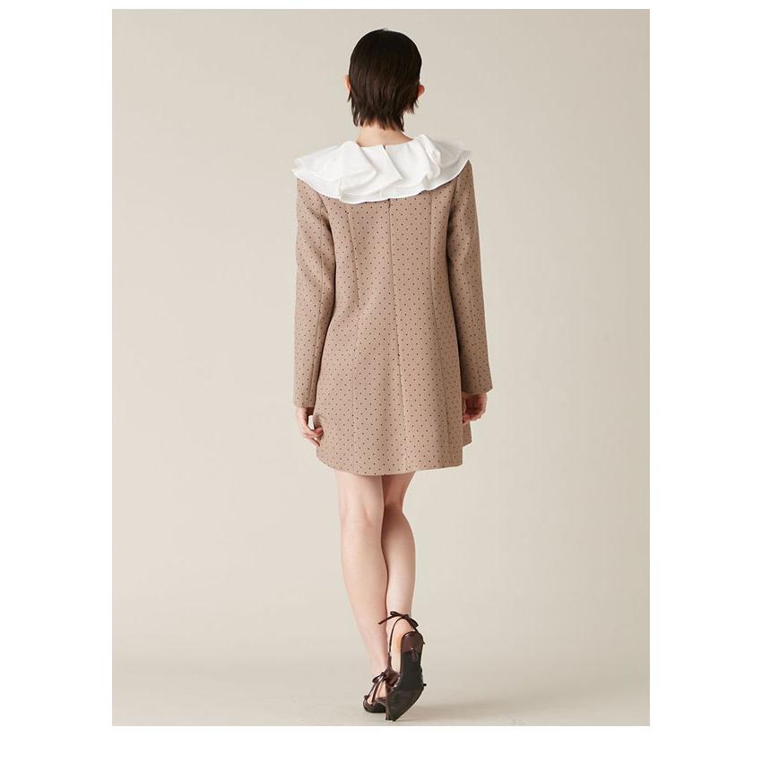 Lily Brownラッフルカラー付きミニワンピース ラッフルカラー付きミニワンピースを使った人気ファッション