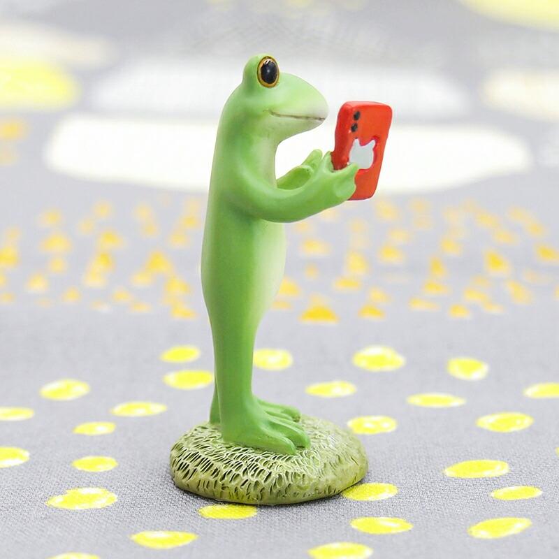 Copeau(コポー） コポー 自撮りするカエル 622503 かえる カエル copeau 雑貨 置き物 置物 小物 ガーデン ミニチュア ダイカイ |  | 03