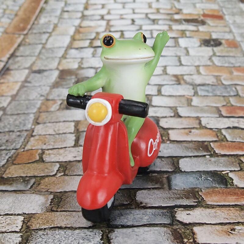 Copeau(コポー） コポー 赤いスクーターに乗るカエル 622511 かえる カエル copeau 雑貨 置き物 置物 小物 ガーデン ミニチュア |  | 03