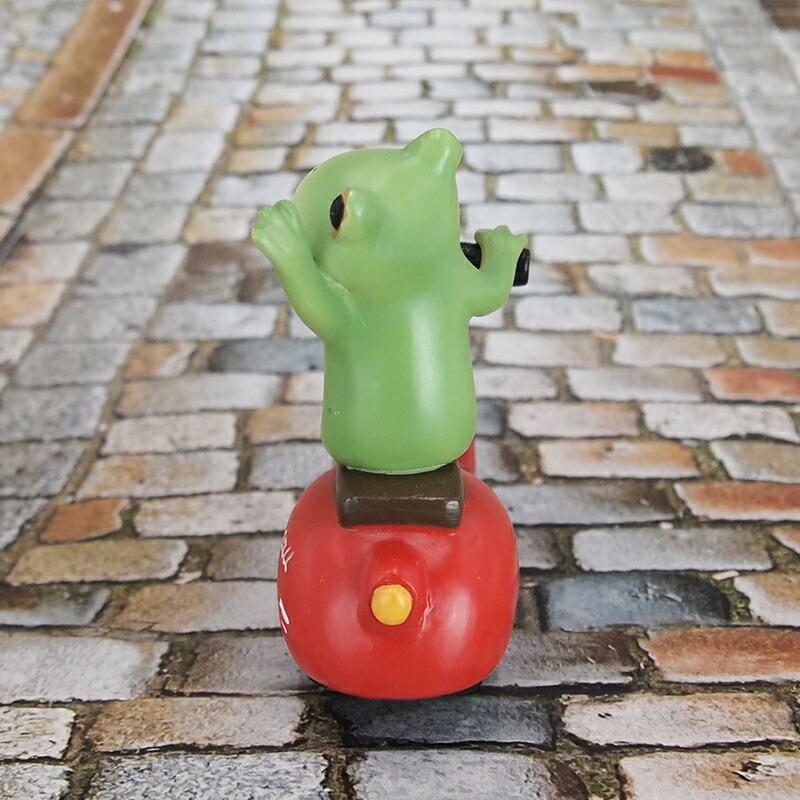 Copeau(コポー） コポー 赤いスクーターに乗るカエル 622511 かえる カエル copeau 雑貨 置き物 置物 小物 ガーデン ミニチュア |  | 05