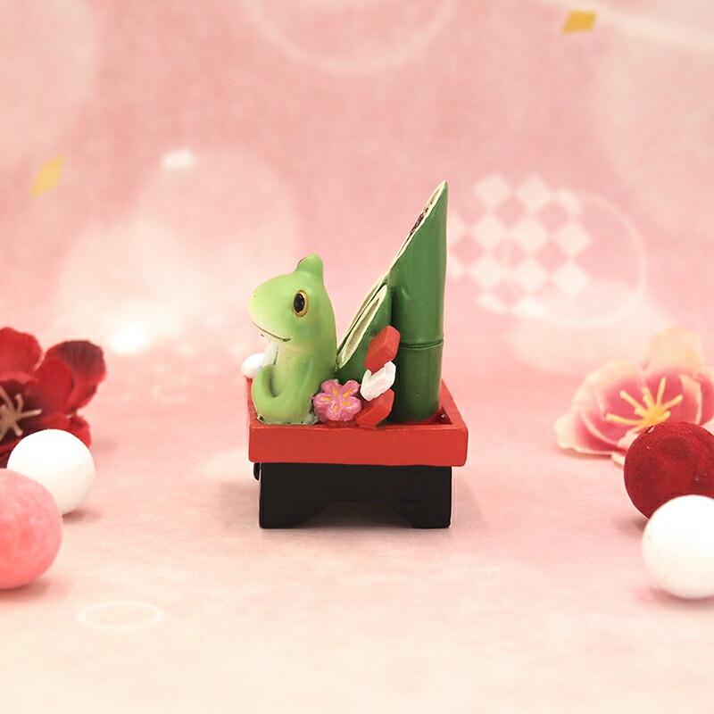 Copeau(コポー） コポー 門松カエルと招き猫 622535 かえる カエル copeau 雑貨 置き物 置物 小物 ガーデン ミニチュア ダイカイ |  | 03