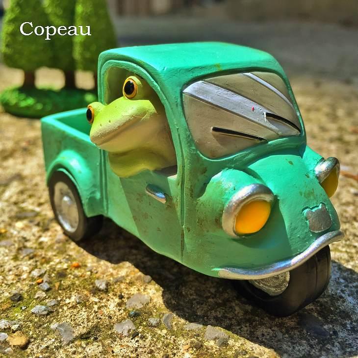 Copeau(コポー） コポー　三輪自動車とカエル 70893 かえる カエル copeau 雑貨 置き物 置物 小物 ガーデン ミニチュア ダイカイ | 