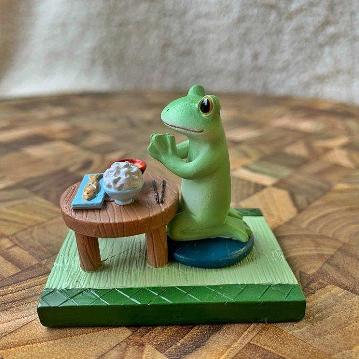 Copeau(コポー） コポー　いただきますカエル 72498 かえる カエル copeau 雑貨 置き物 置物 小物 ガーデン ミニチュア ダイカイ |  | 01