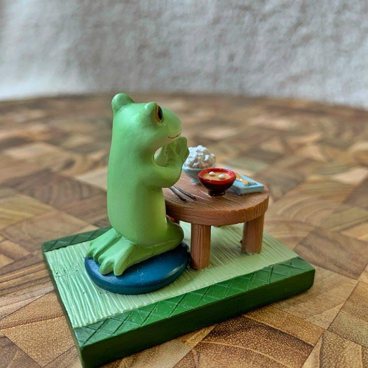 Copeau(コポー） コポー　いただきますカエル 72498 かえる カエル copeau 雑貨 置き物 置物 小物 ガーデン ミニチュア ダイカイ |  | 03