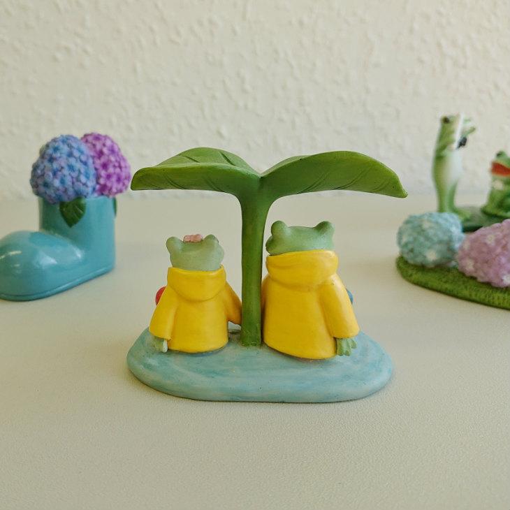 Copeau(コポー） コポー　雨宿りカップル 72604 かえる カエル copeau 雑貨 置き物 置物 小物 ガーデン ミニチュア ダイカイ |  | 03