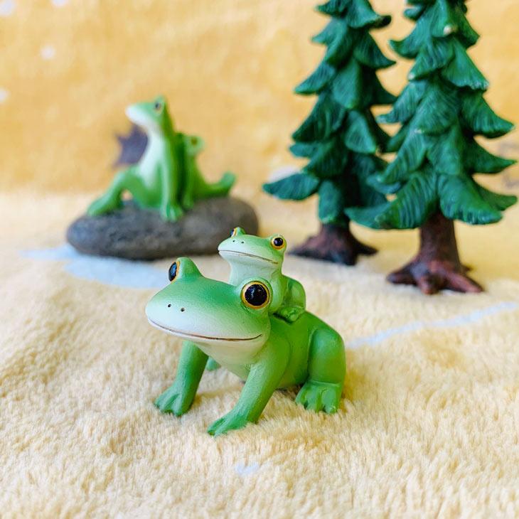 Copeau(コポー） コポー　おんぶする親子カエル 73784 かえる カエル copeau 雑貨 置き物 置物 小物 ガーデン ミニチュア ダイカイ |  | 01