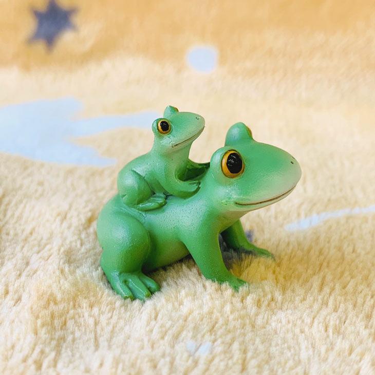 Copeau(コポー） コポー　おんぶする親子カエル 73784 かえる カエル copeau 雑貨 置き物 置物 小物 ガーデン ミニチュア ダイカイ |  | 03