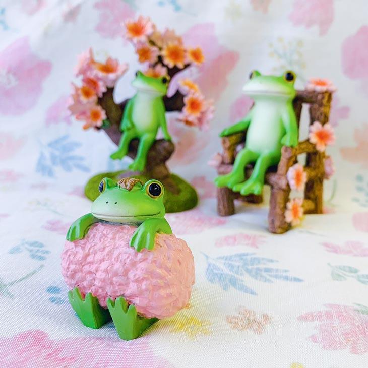 Copeau(コポー） コポー　桜もちになりきるカエル 73869 かえる カエル copeau 雑貨 置き物 置物 小物 ガーデン ミニチュア ダイカイ |  | 01