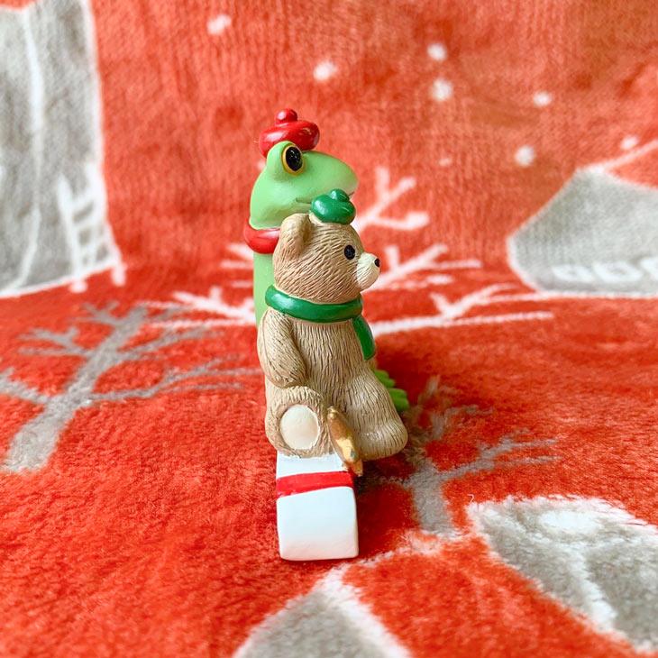 Copeau(コポー） コポー クリスマスステッキに乗るカエル 74301 かえる カエル copeau 雑貨 置き物 置物 小物 ガーデン ミニチュア ダイカイ |  | 01