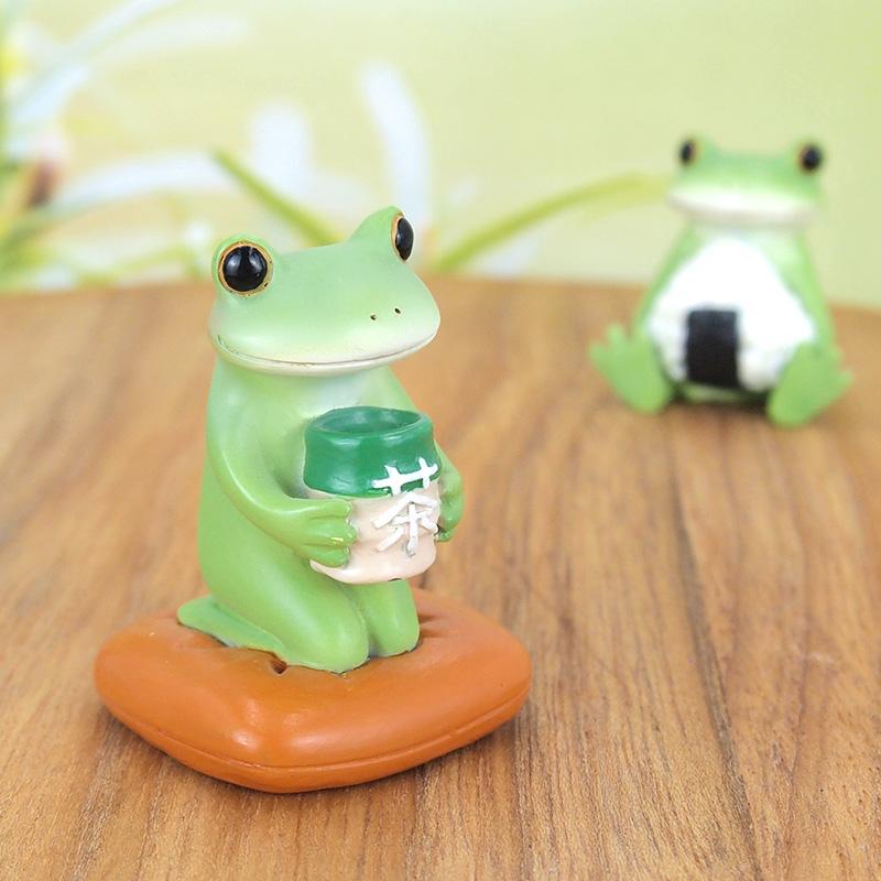 コポー カエル  かえる 雑貨 寿司 正月 Copeau(コポー） ホッとお茶を飲むカエル 622538 |  | 01