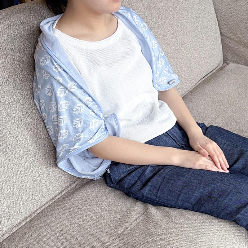 KUVIO（クビオ） KUVIO ひんやりとろける 3wayひざかけ リーフブルー |  | 05