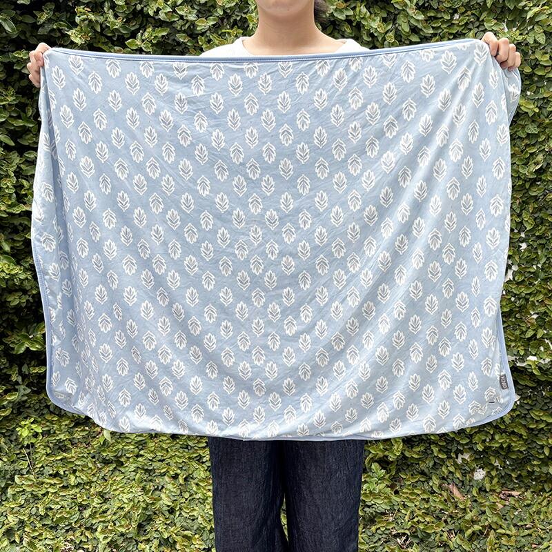 KUVIO（クビオ） KUVIO ひんやりとろける 3wayひざかけ リーフブルー |  | 07