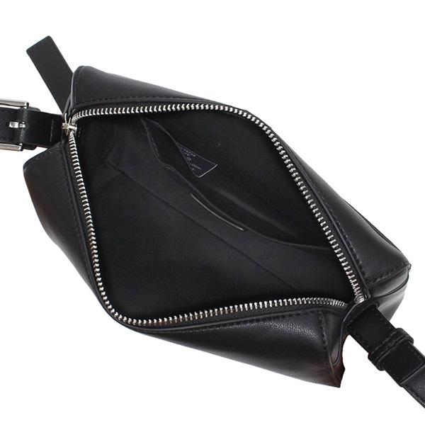 A.P.C アーペーセー 牛革 レザー Pコート ブラック　M A.P.C. 25AWモデル アーペーセー メンズ NINO カメラバッグ【LZZ NOIR