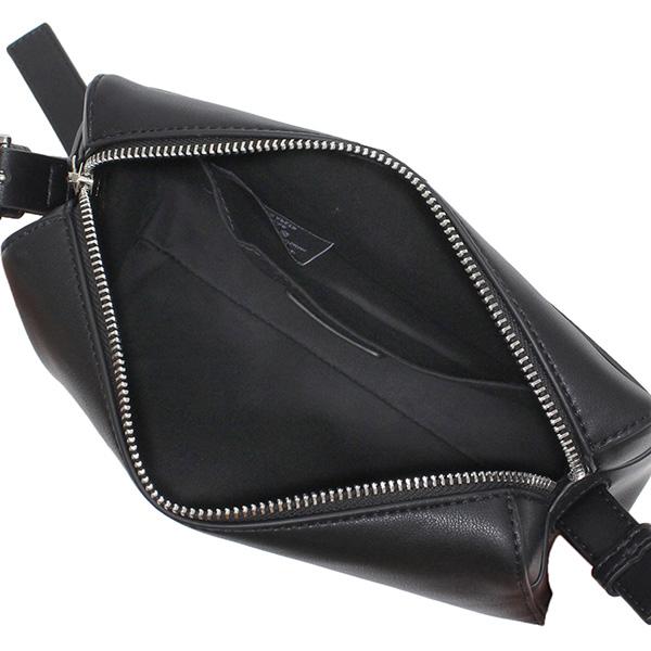 26SSモデル アーペーセー A.P.C. レディース NINO カメラバッグ【LZZ NOIR/BLACK】 H61821 PUAAT LZZ/【2026SS】l-bagの画像
