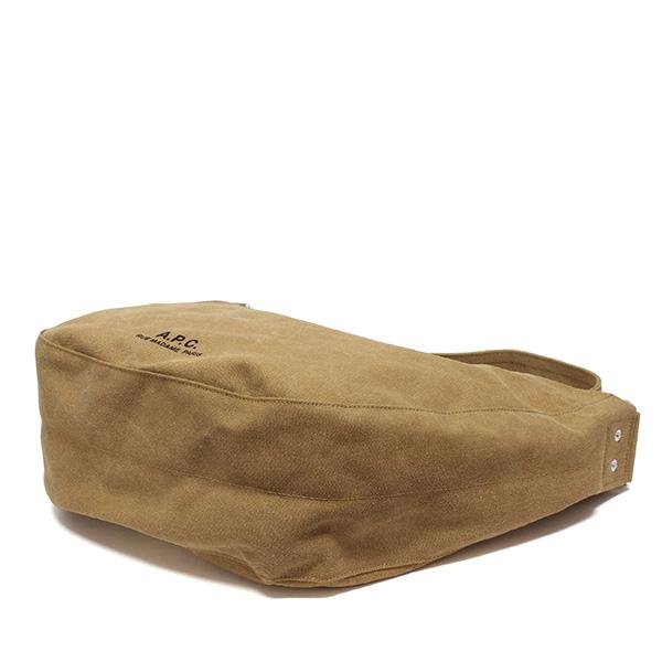 26SSモデル アーペーセー A.P.C. メンズ JOURNAL コットンキャンバス ミディアムバッグ【CAG BEIGE】 M61939 PSAME CAG/【2026SS】m-bag_6