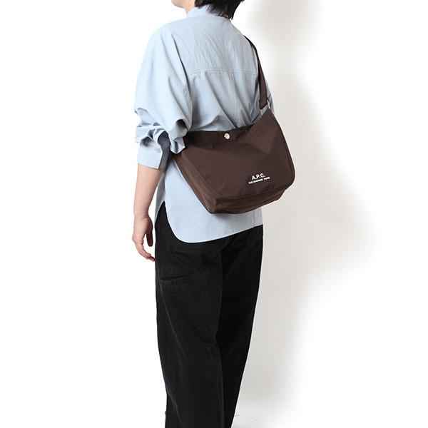 A.P.C.（アーペーセー） 25AWモデル レディース JOURNAL ナイロン