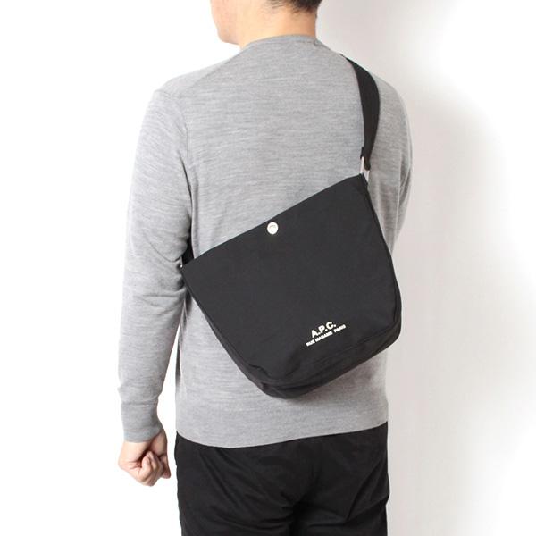 26SSモデル アーペーセー A.P.C. メンズ JOURNAL ナイロン スモールバッグ【LZZ NOIR/BLACK】 M67010 PSAKR LZZ/【2026SS】m-bagの画像