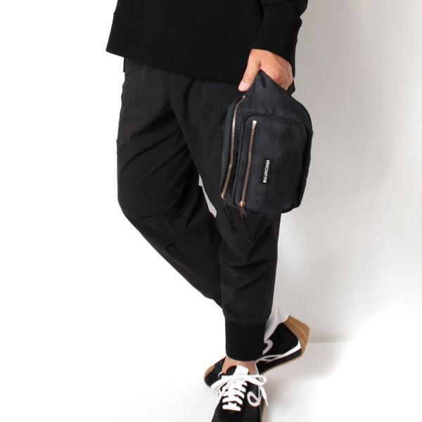 BALENCIAGA レザー　ボディバッグ BALENCIAGA（バレンシアガ） スリングバッグ ボディバッグ メンズ