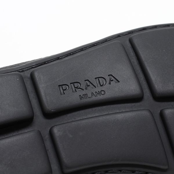 PRADA 25SSモデル プラダ トライアングルプレート ドライビング