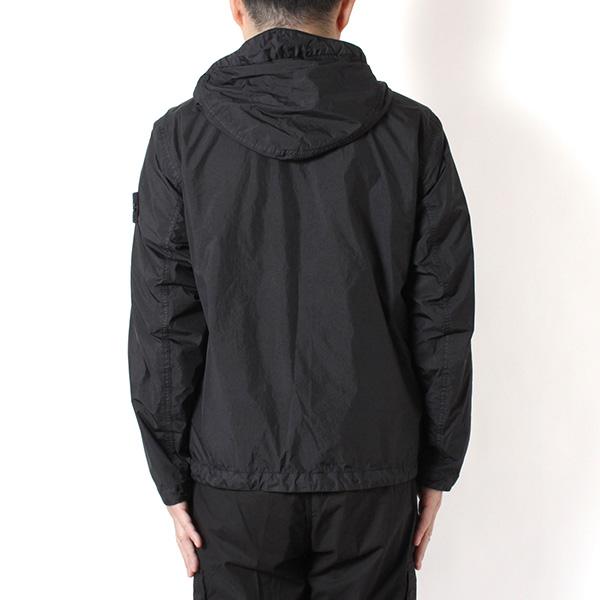 26SSモデル ストーンアイランド STONE ISLAND バッジワッペン付き 防風+はっ水 ナイロンジャケット【V0029 BLACK】 L1S154100001 S0A23 V0029/【2026SS】m-outerの画像
