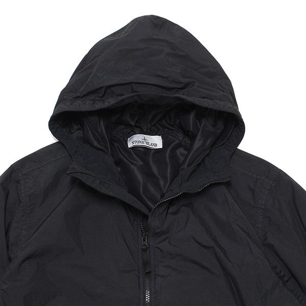 STONE ISLAND（ストーン アイランド） 26SSモデル バッジワッペン付き