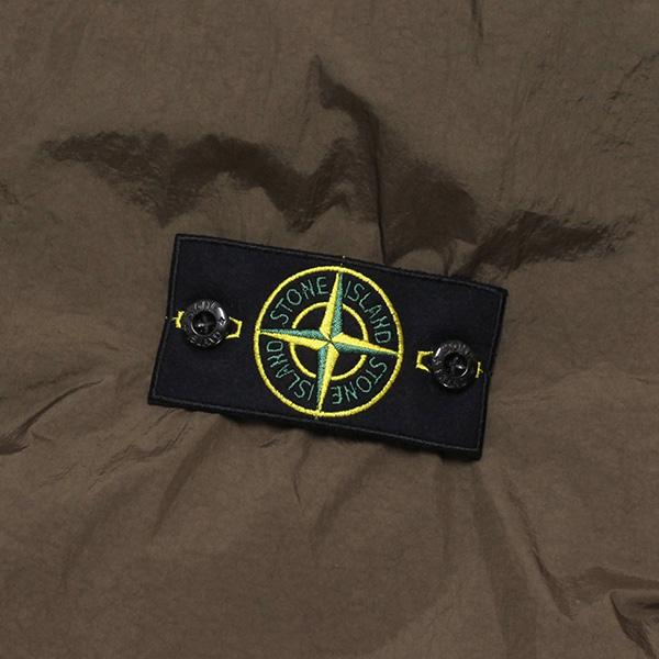 26SSモデル ストーンアイランド STONE ISLAND バッジワッペン付き 防風+はっ水 ナイロンジャケット【V007C UMBER】 L1S154100001 S0A23 V007C/【2026SS】m-outerの画像