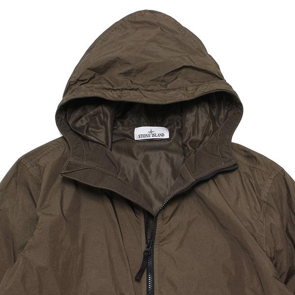 26SSモデル ストーンアイランド STONE ISLAND バッジワッペン付き 防風+はっ水 ナイロンジャケット【V007C UMBER】 L1S154100001 S0A23 V007C/【2026SS】m-outerの画像