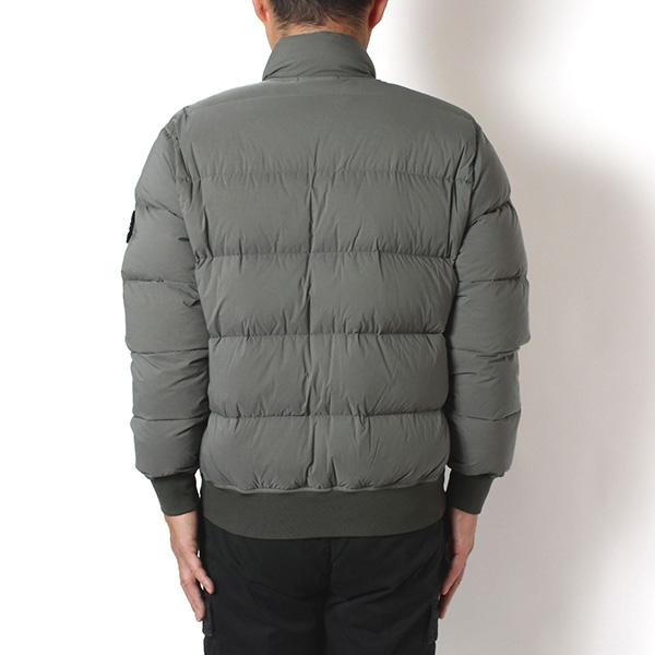 STONE ISLAND（ストーン アイランド） 25AWモデル バッジワッペン付き