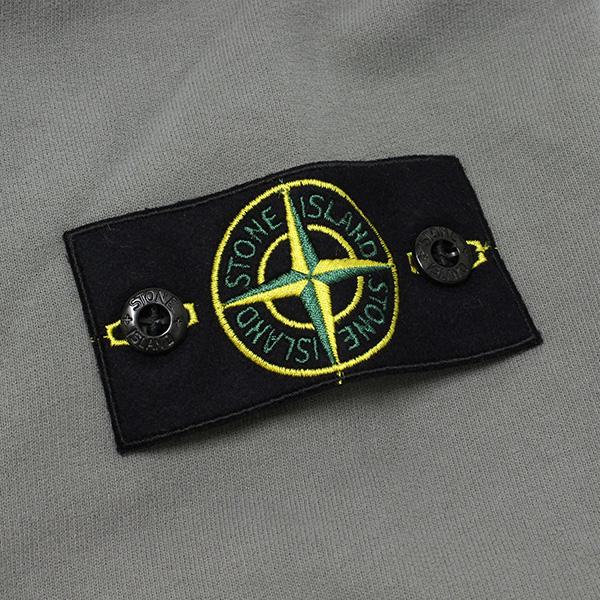 STONE ISLAND（ストーン アイランド） 25AWモデル バッジワッペン付き