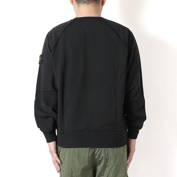 STONE ISLAND（ストーン アイランド） 26SSモデル バッジワッペン付き