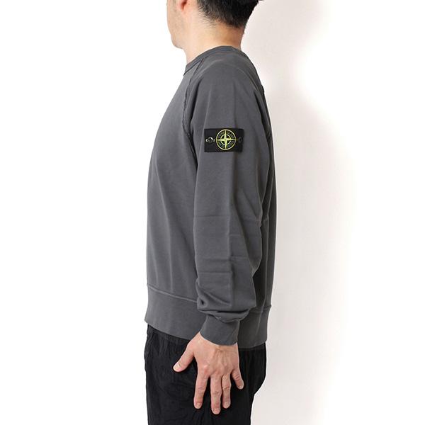 STONE ISLAND（ストーン アイランド） 26SSモデル バッジワッペン付き