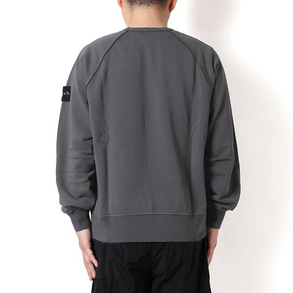 STONE ISLAND（ストーン アイランド） 26SSモデル バッジワッペン付き