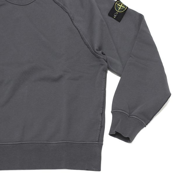 STONE ISLAND（ストーン アイランド） 26SSモデル バッジワッペン付き