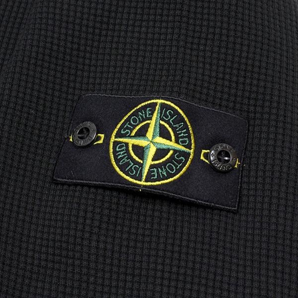 STONE ISLAND（ストーン アイランド） 26SSモデル バッジワッペン付き