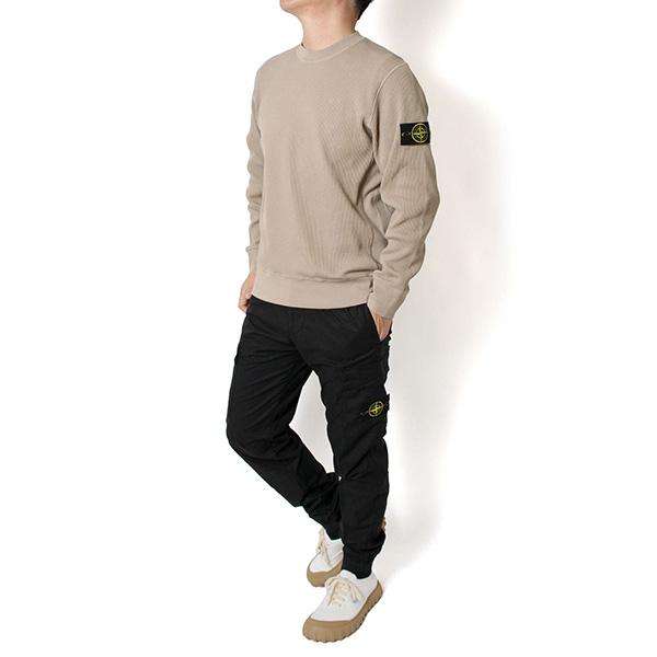 STONE ISLAND（ストーン アイランド） 26SSモデル バッジワッペン付き