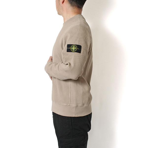 STONE ISLAND（ストーン アイランド） 26SSモデル バッジワッペン付き