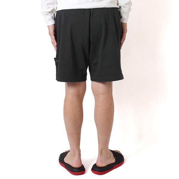 STONE ISLAND（ストーン アイランド） 26SSモデル バッジワッペン付き
